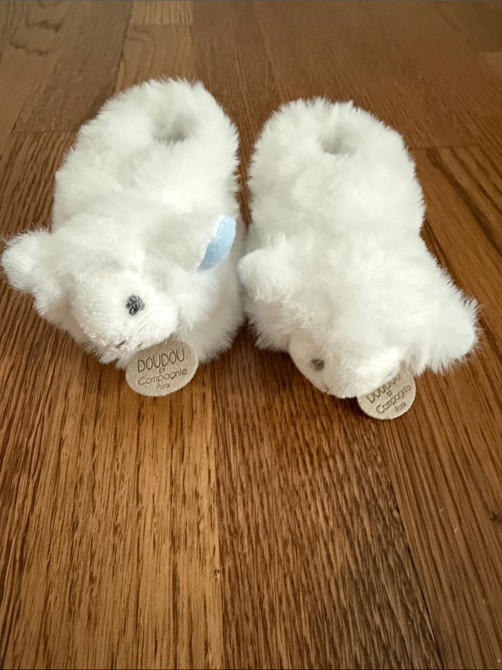 Plush White Baby Booties Dou Dou compagnie